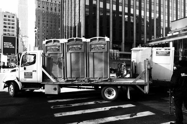 Porta potty delivery and setup in Akron, IN